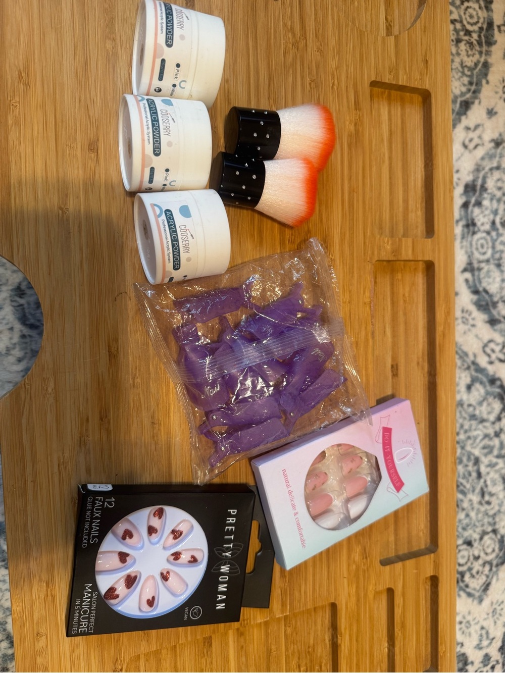 3 acrylic powders, 2 pairs of false nail and nail soak off tips